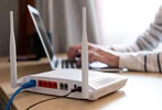 Router چیست و چه کاربردی دارد؟